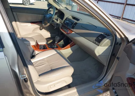 2002 Toyota Camry Xle V6 из США, поврежденный, VIN JTDBF32K520012087